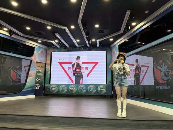 20251017  感謝青年局，迴聲娛樂邀請GCS導播陳頎與遊戲實況主妲妲來系上分享工作經驗，從他們身上看到熱情圖片