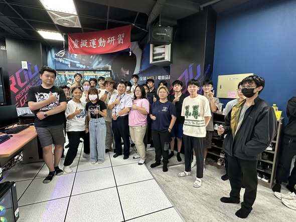 20251015感謝電競協會元愷來正修推廣虛擬運動研習-鐵拳，邀請國內好手小黎老師來解說，鐵拳已納入亞運賽項圖片