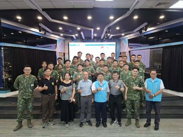 20260507 雄壯的陸軍官校師生,來電競系參觀圖片